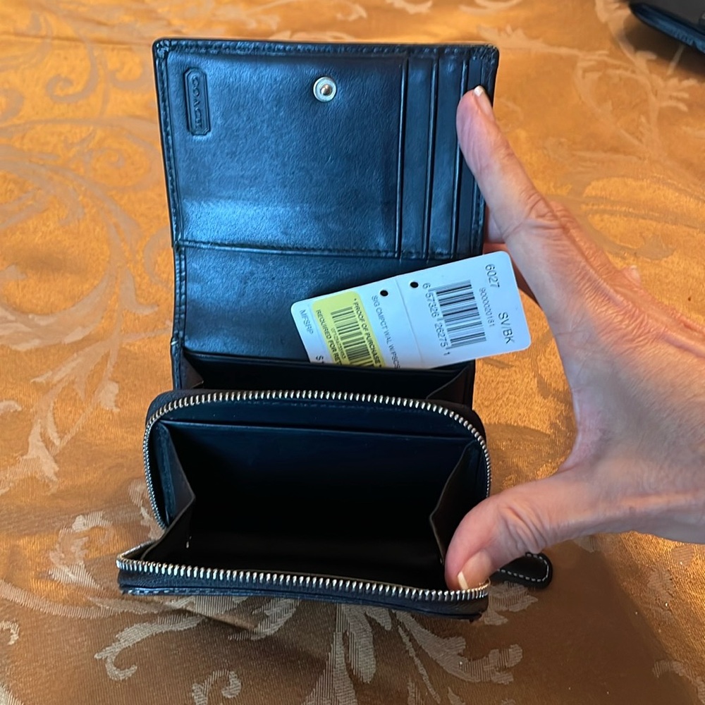 Coach Black leather compact wallet 4.5 x 3.75